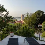 Apartvilla Castropola * 普拉