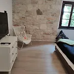 Apartvilla Castropola * 普拉