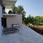 Apartvilla Castropola * 普拉