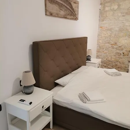 Apartvilla Castropola Daire *
