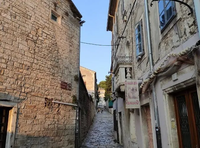 Apartvilla Castropola Apartamento *