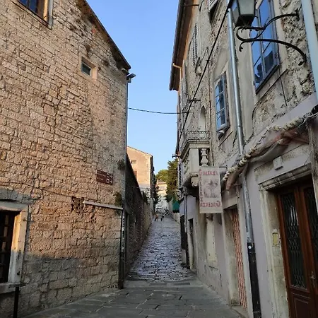 Apartvilla Castropola Apartment *