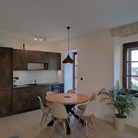 Apartvilla Castropola Apartment *