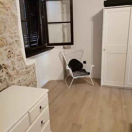 Apartvilla Castropola Apartment