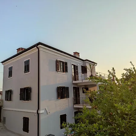 Apartvilla Castropola Apartman *